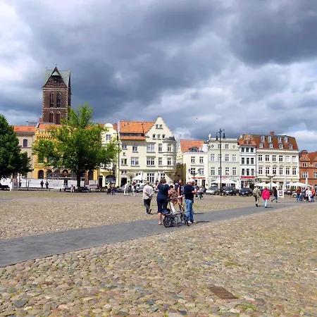 Altstadt-ferienhaus Mit Wlan Und Parkplatz בית נופש Wißmar